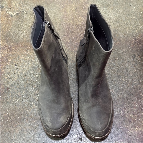 Sperry Gray Ankle Boots - Picture 1 of 5